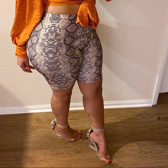 Snake print brown m cropped top - Picture 3 of 3